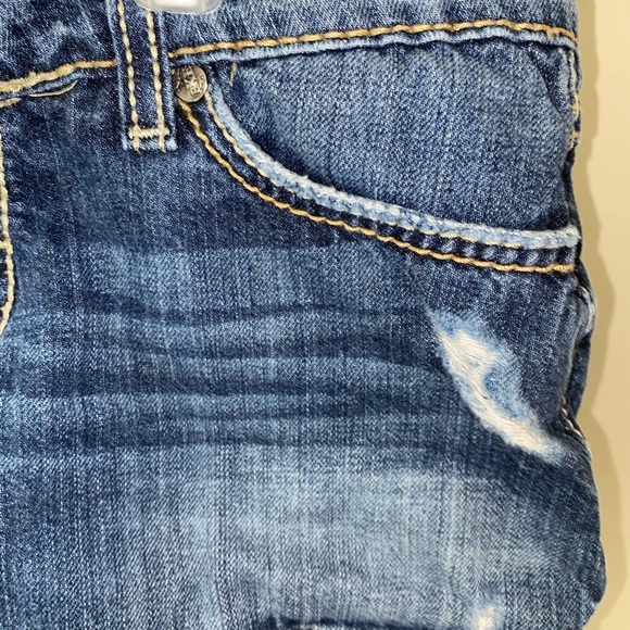 Women’s-Jr. BKE Stella Distressed Blue Jean Shorts - Picture 6 of 12